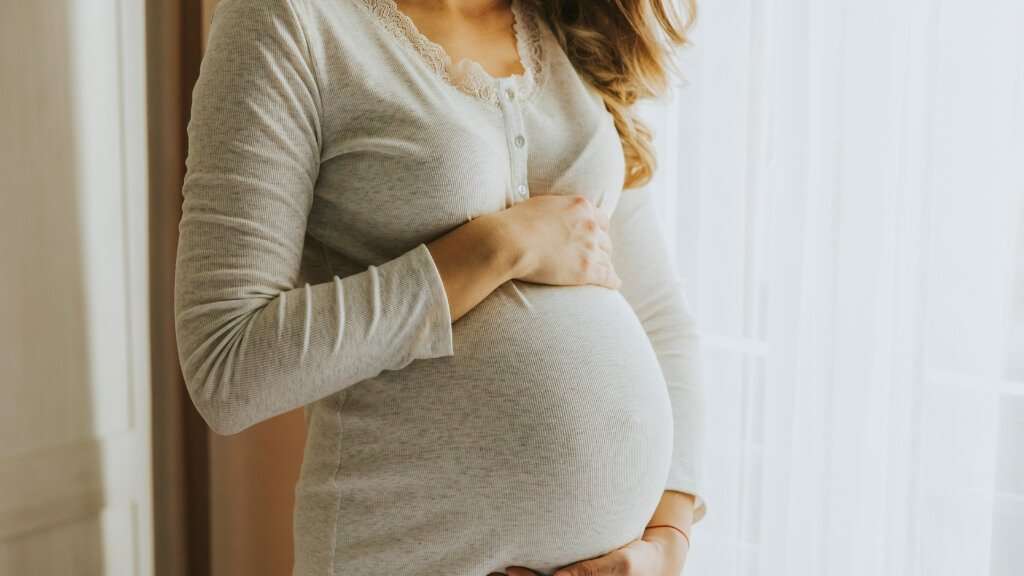 mother suffering from postnatal depression